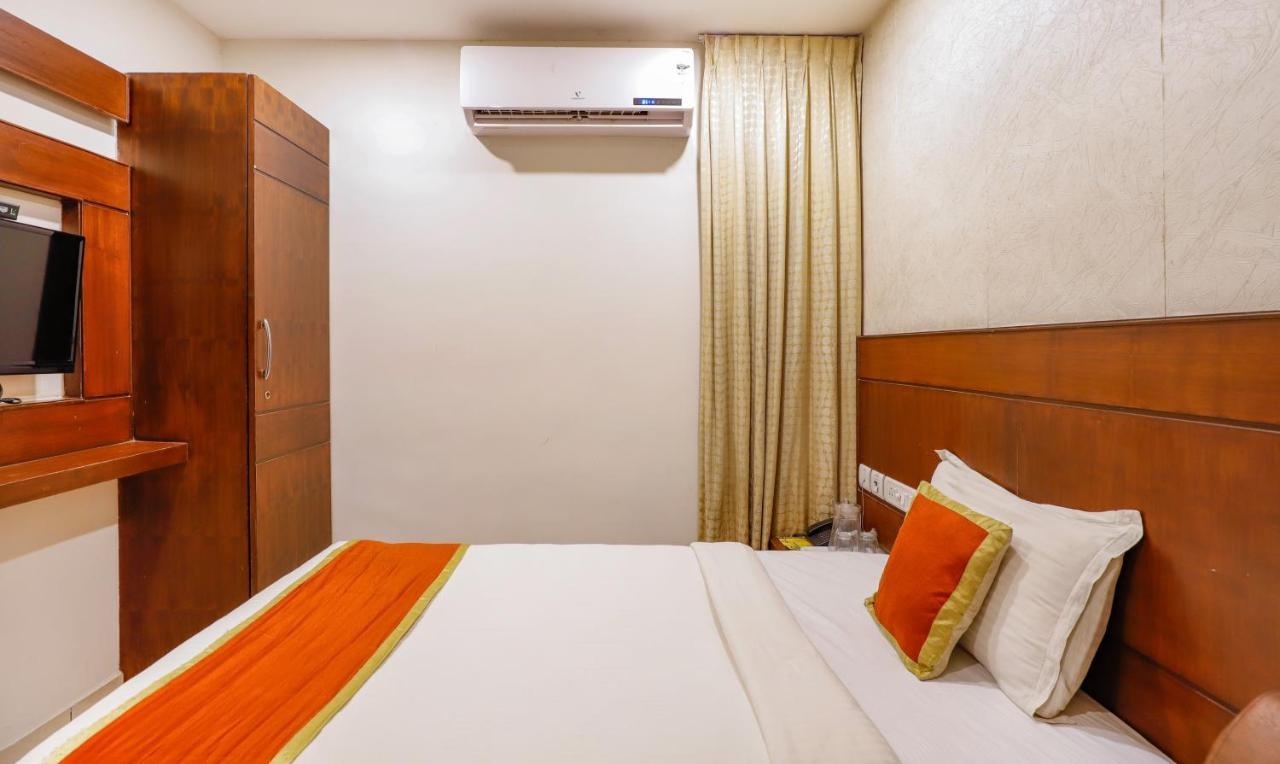 เดอะ เมาน์ ซิตี้ ใกล้สถานกงสุลสหรัฐอเมริกา Hotel เชนไน ภายนอก รูปภาพ